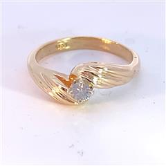 Lady's Diamond Solitaire Ring .07 CT. 14K Yellow Gold 1.8g Size:1.5